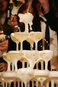 By ori2uru (originally posted to Flickr as champagne tower) [CC-BY-2.0 (http://creativecommons.org/licenses/by/2.0)], via Wikimedia Commons